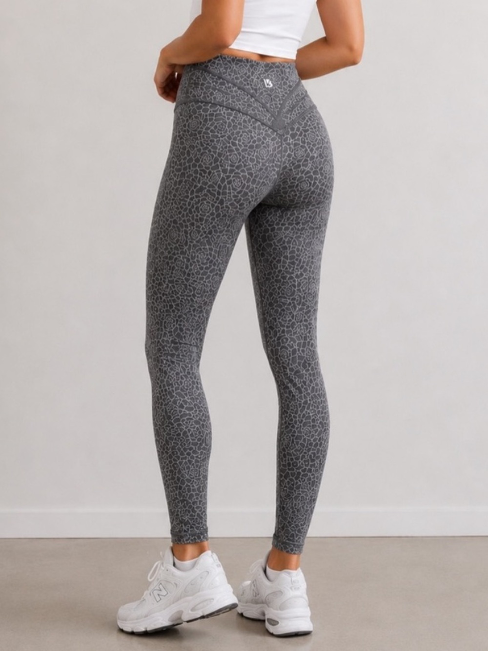 BuffBunny Collection Gray Floral High Waisted Leggings Small